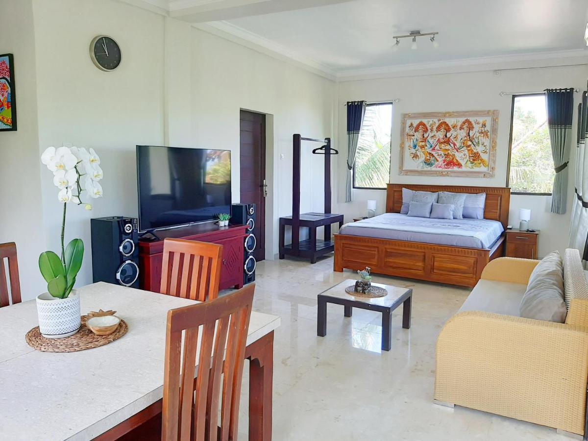 Medewi Manor Aparthotel Airsatang Exterior foto