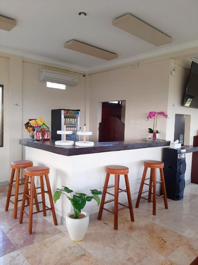 Medewi Manor Aparthotel Airsatang Exterior foto