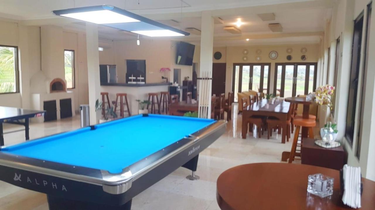 Medewi Manor Aparthotel Airsatang Exterior foto