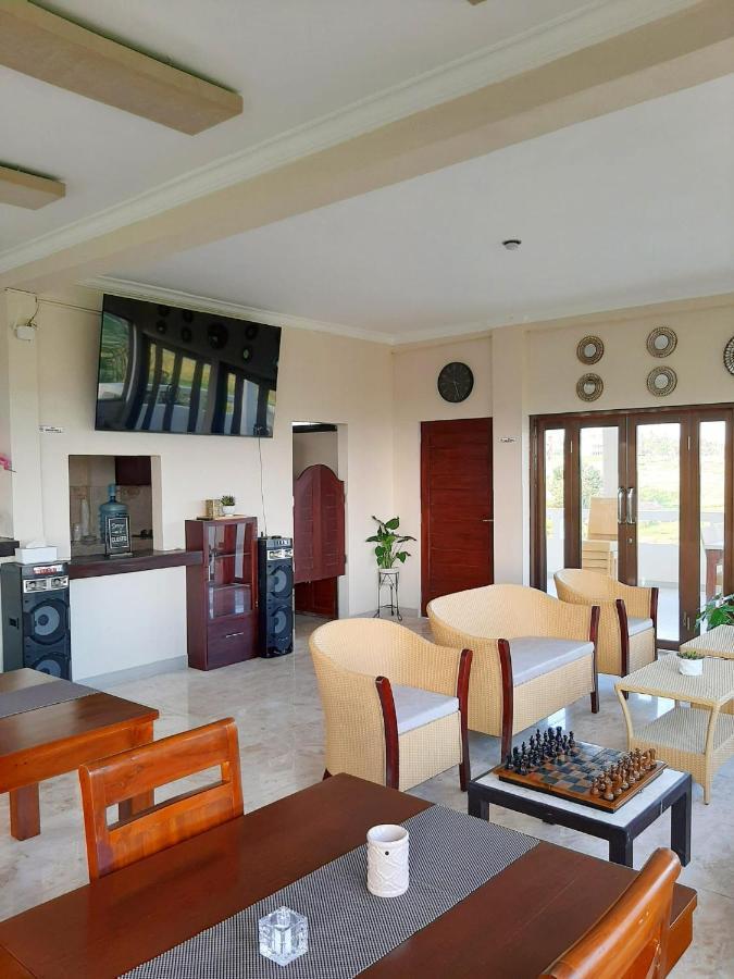 Medewi Manor Aparthotel Airsatang Exterior foto