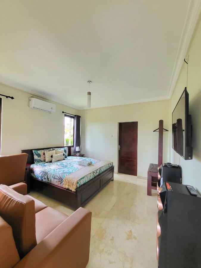 Medewi Manor Aparthotel Airsatang Exterior foto