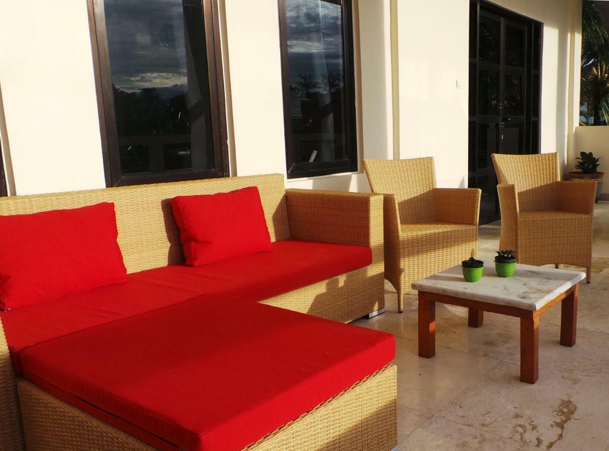 Medewi Manor Aparthotel Airsatang Exterior foto